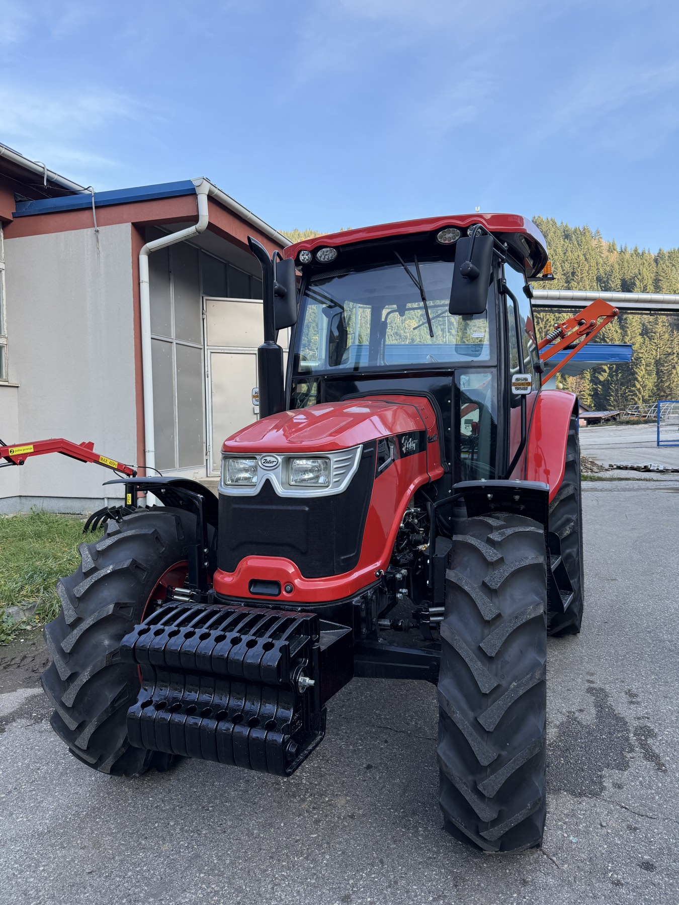 Трактор “ZETOR” испоручен општини Чајниче